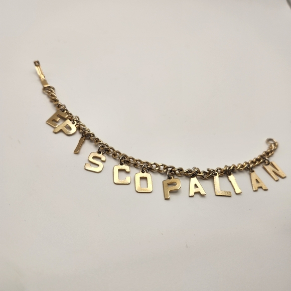 Vintage "EPISCOPALIAN" Gold-Tone Letter Charm Bracelet - Picture 2 of 5